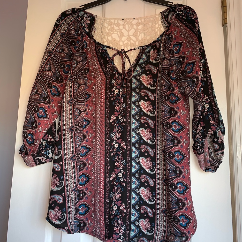 Lace, Patterned shirt - Picture 2 of 3